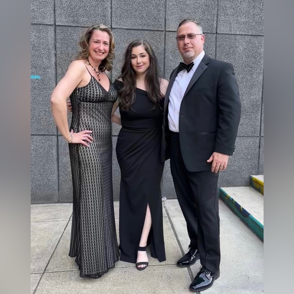 Meet your Posher, Stephanie - Picture 1 of 1